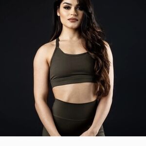 alphalete  Alphalux Tri Bra Wren